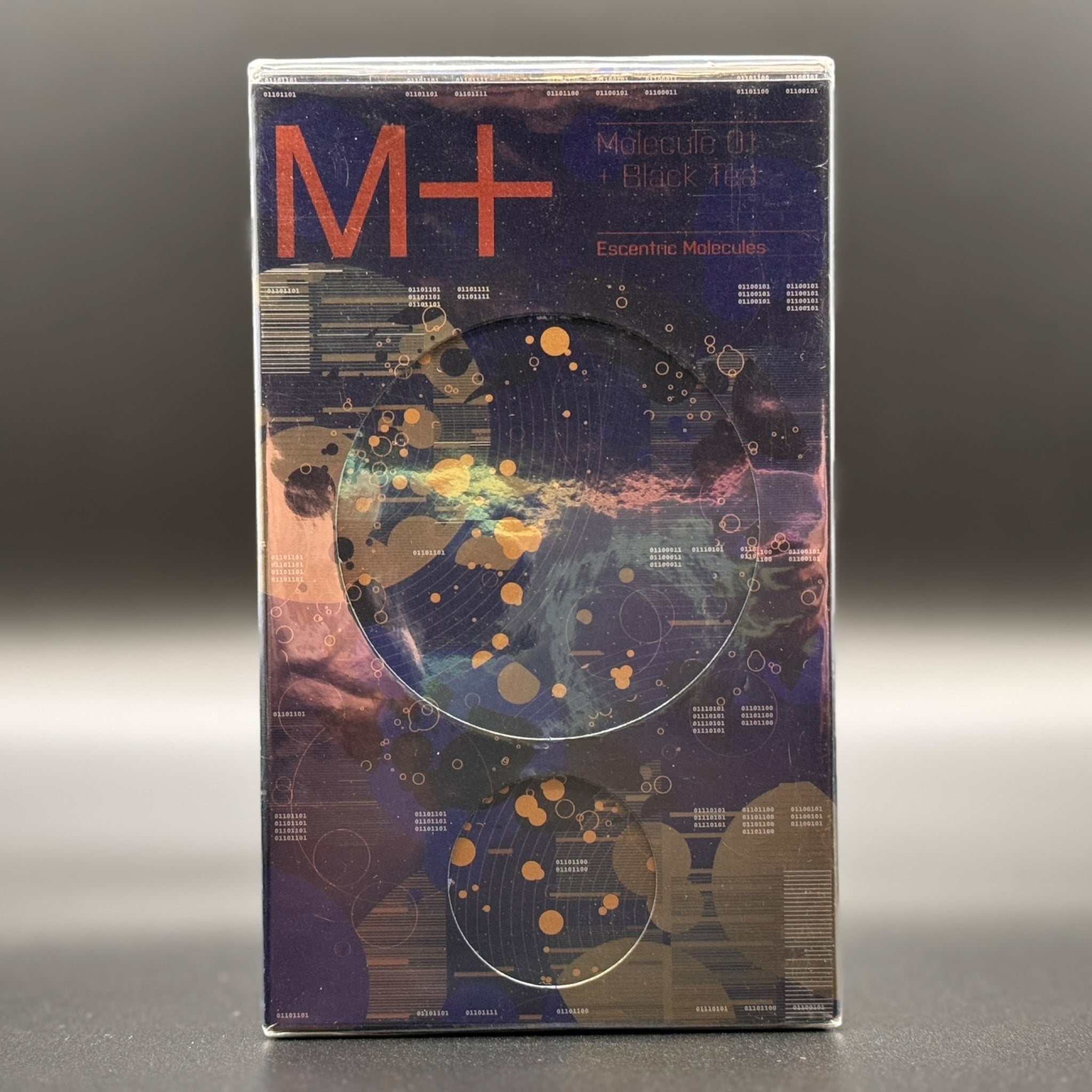 Escentric Molecules Molecule 01 + Black Tea